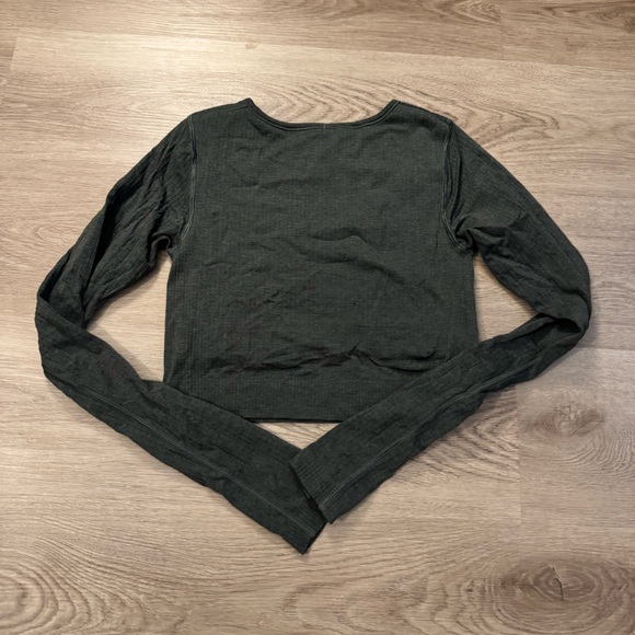 Ebb to Street Long Sleeve Crop, size 6 - Picture 2 of 3
